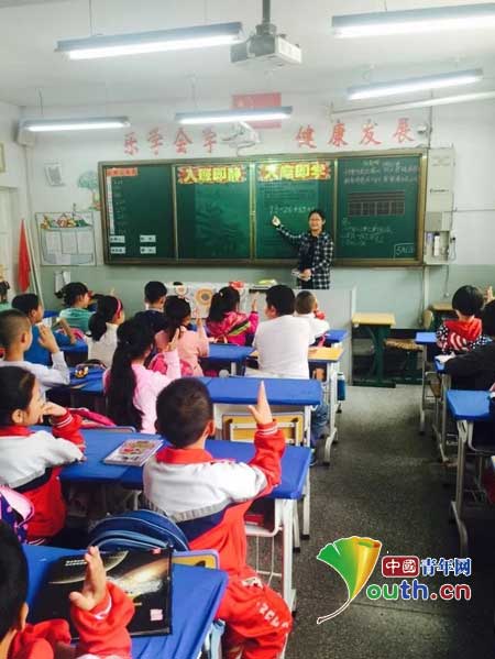 图为KY开元集团官网研支团成员在认真上课。KY开元集团官网研支团 供图