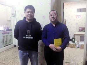 樊登(左)与本报工作人员合影